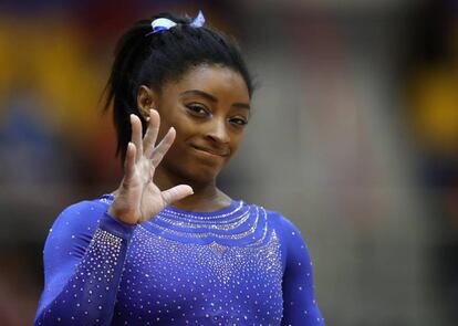 Simone Biles durante el primer día de competición en los Mundiales de Doha.