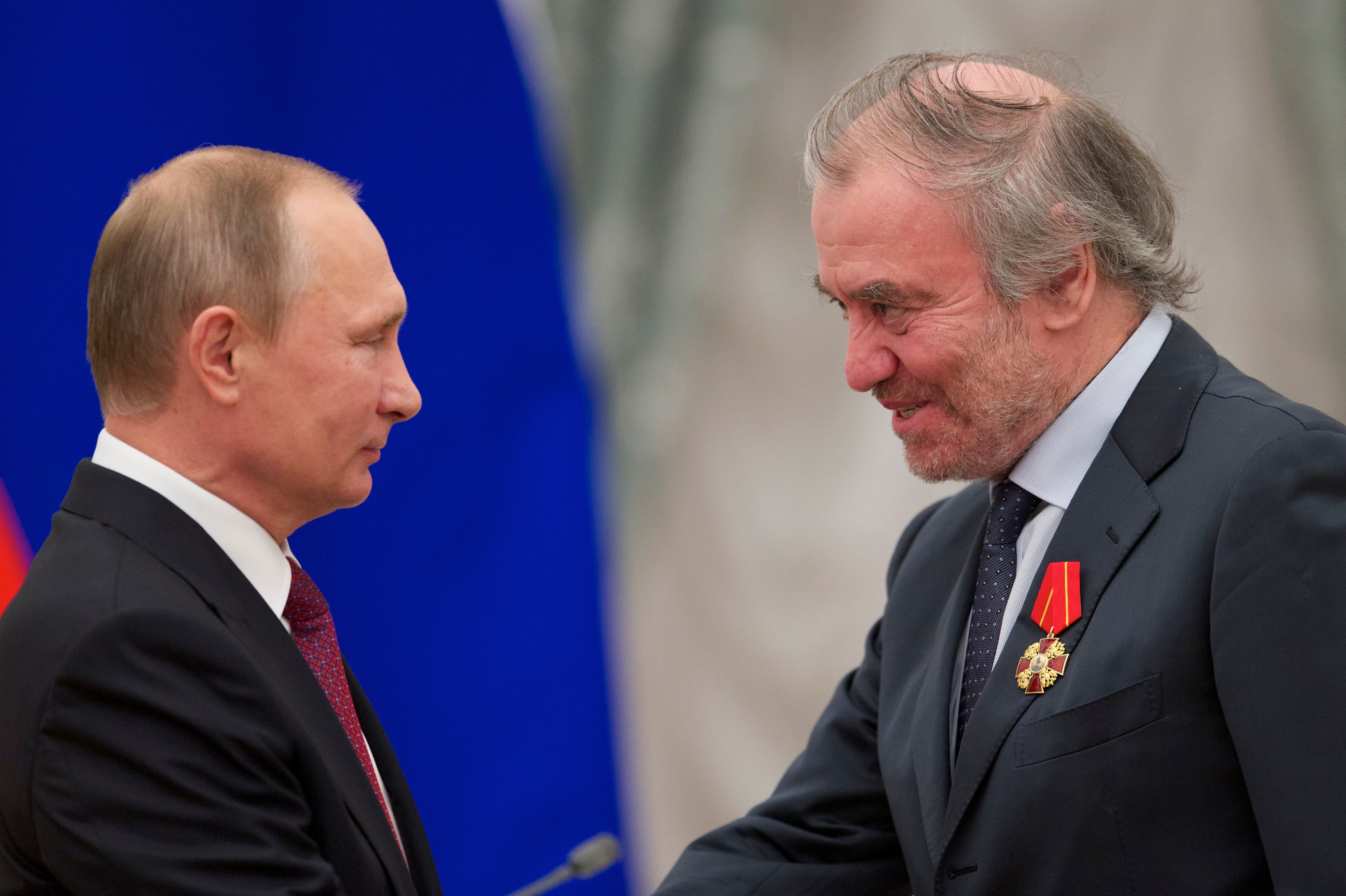 El regreso del director de orquesta propagandista de Putin, Valery Gergiev, con un concierto en Italia, provoca una intensa polémica