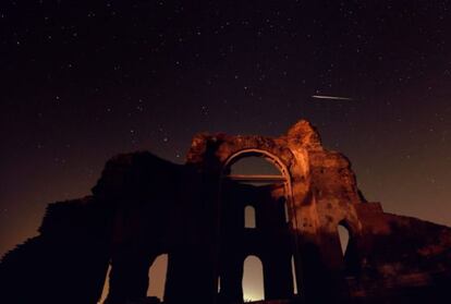 Noche de perseidas, inmigración en Europa, atentado en Bagdad, luto por las jóvenes asesinadas en Cuenca... Vea las mejores fotos de la jornada.