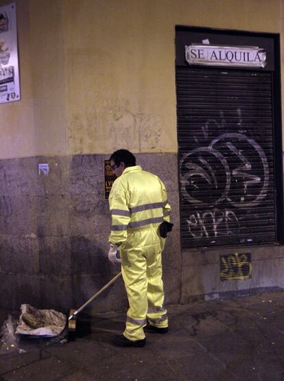 Limpieza en el barrio de Lavapies.