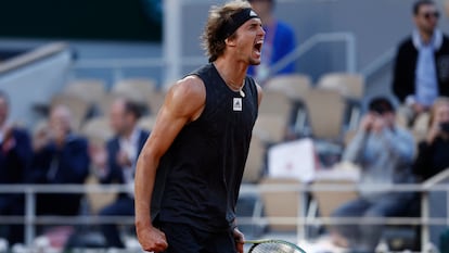 Zverev celebra este martes su victoria ante Carlos Alcaraz en Roland Garros.