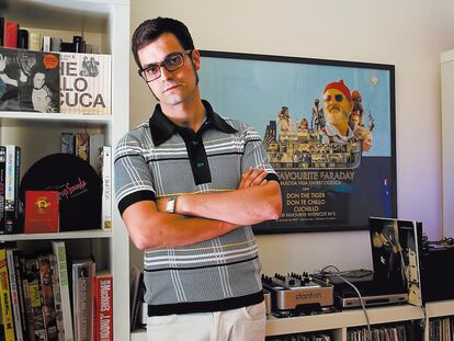 <b>Miqui Otero, el escritor debutante en su templo pop.</b>