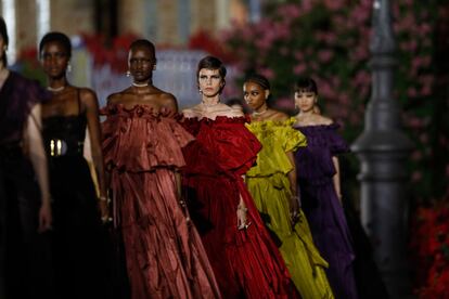 Un momento del desfile de Dior, este jueves en la ciudad andaluza.