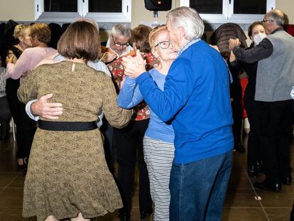 Baile en el Centro Municipal de Mayores Juan Muñoz de Leganés.