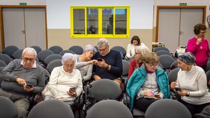 Curso de herramientas digitales para adultos mayores en Rivas-Vaciamadrid, el 22 de enero de 2024.
