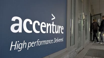 Accenture mantiene su beneficio en su último año fiscal y eleva un 4% los ingresos