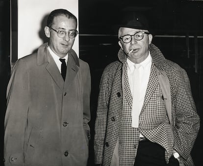 I. A. L. Diamond y Billy Wilder, en Nueva York en 1962, a la vuelta de un viaje a París donde habían buscado localizaciones para 'Irma la dulce'.