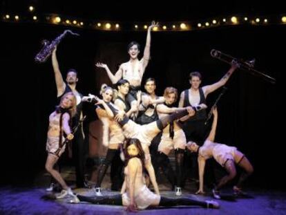 Elenco de la gira de 'Cabaret' de 2007.