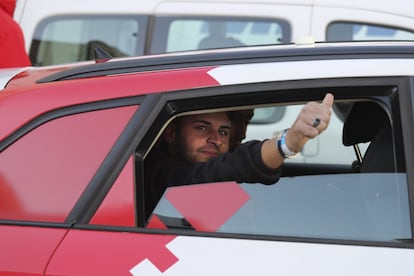 Els 10 kurds han estat traslladats a l'hospital de Granollers on s'han sotmès a un revisió mèdica. Tots es troben bé, dins del context en el qual han estat rescatats.