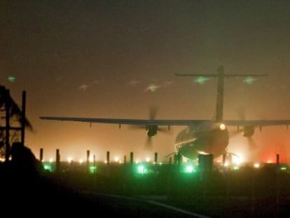 Avi&oacute;n de la compa&ntilde;&iacute;a Islas Airways en Tenerife.