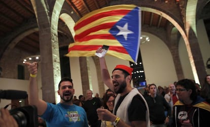 Seguidores independentistas celebran los resultados en la sede ANC.