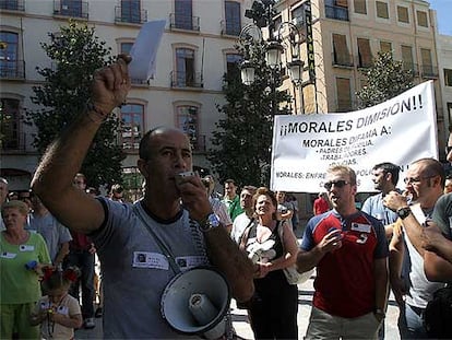 Protesta policial en Granada contra un edil de IU