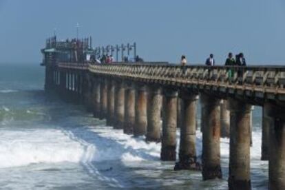 Estudiantes en el muelle de Swakopmund (Namibia).