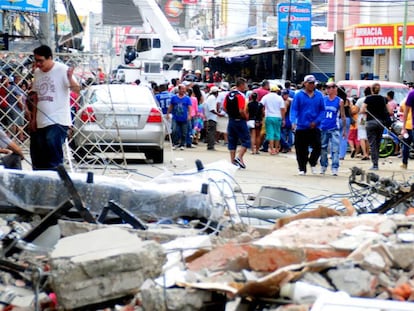 Imagem da destruição em Manta, Manabí (Equador).