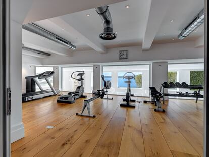 La villa cuenta con gimnasio y spa.
