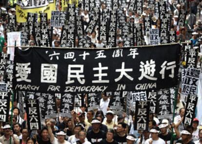 Marcha para reclamar democracia en China celebrada ayer en Hong Kong.