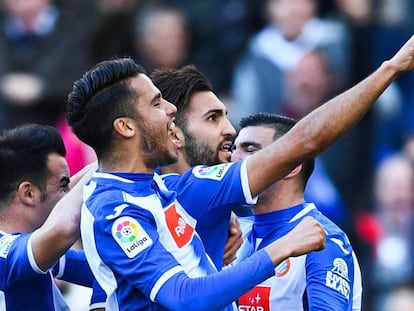 Marc Navarro celebra su gol ante el Sevilla. 