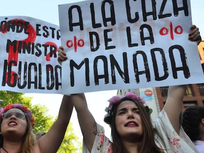 Manifestantes durante la marcha contra la sentencia de La Manada, el pasado viernes en Madrid. 