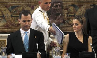 Los Príncipes de Asturias, en la reunión anual de los patronatos de la Fundación que lleva su nombre, hoy en el Palacio Real de Madrid.