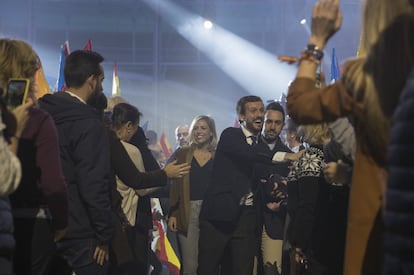 Pablo Casado llega al mitin de cierre de campaña del PP en la plaza de toros de Las Ventas en Madrid.