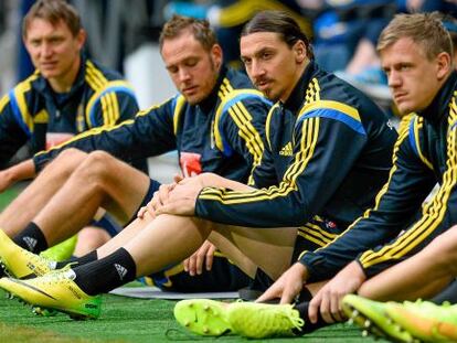 Ibrahimovic, con sus compa&ntilde;eros de la selecci&oacute;n sueca el 31 de mayo.