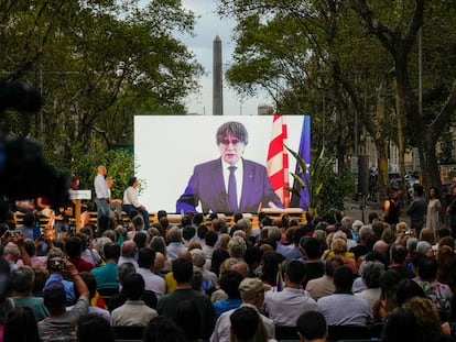 Carles Puigdemont, durante una intervención por videoconferencia en un mitin de Junts.
