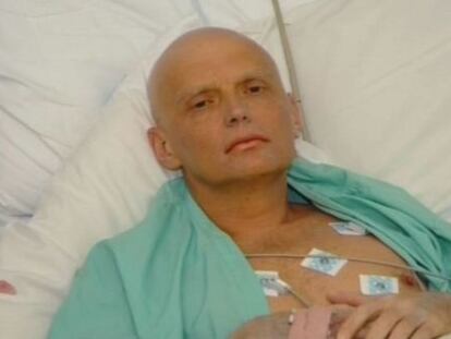 Alexander Litvinenko in the London hospital where he eventually died.