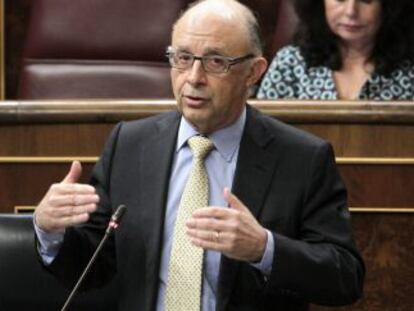 El ministro de Hacienda, Crist&oacute;bal Montoro, en su intervenci&oacute;n en el Congreso.