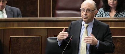 El ministro de Hacienda, Cristóbal Montoro, en su intervención en el Congreso.