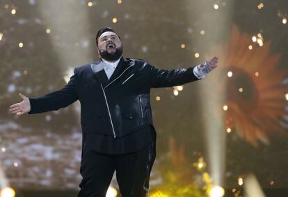 Jacques Houdek interpreta 'My friend' para defender a Croacia.