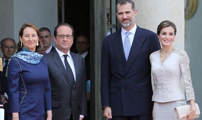 La ministra de Ecolog&iacute;a, S&eacute;gol&egrave;ne Royal, Francois Hollande presidente franc&eacute;sn y los reyes de Espa&ntilde;a Felipe VI y Letizia.