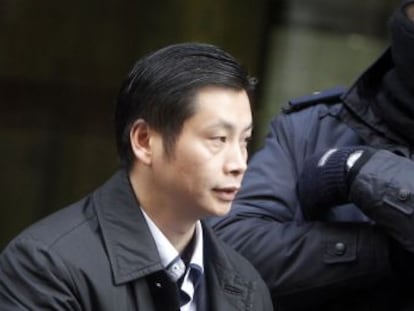 El empresario chino Gao Ping, cabecilla del caso Emperador de blanqueo de capitales, sale de la Audiencia Nacional.  