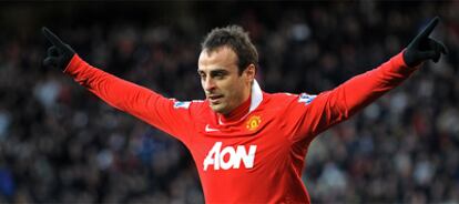 Berbatov celebra uno de sus goles frente al Blackburn.