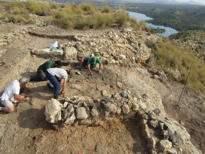 Excavación del yacimiento de Los Almadenes.