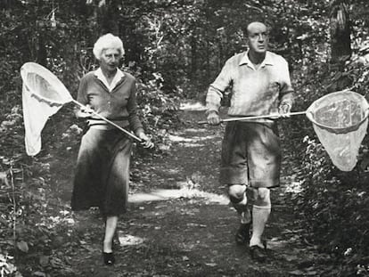 Véra y Vladímir Nabokov, en un retrato en 1958.