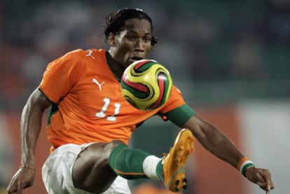 Didier Drogba, en un partido con la selección de Costa de Marfil.