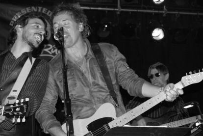 Jorge Otero y Bruce Springsteen, en un concierto en Nueva Jersey en 2006.