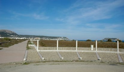 Zona de marismas de l&#039;Estartit, parcialmente construida y que se pretende recuperar.