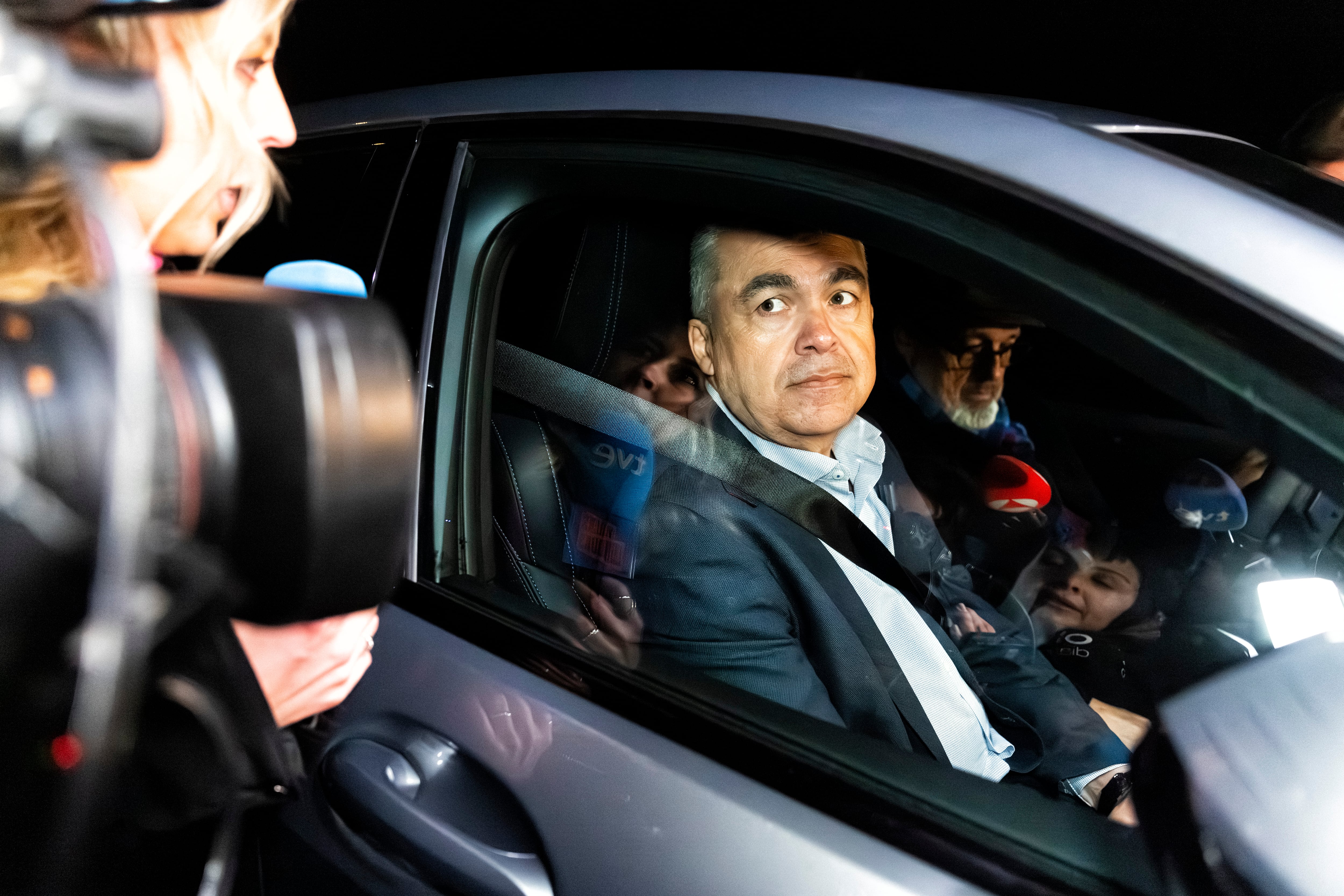 Servinabar ha assunto il cognato di Santos Cerdán nonostante la sua condanna per violenza di genere