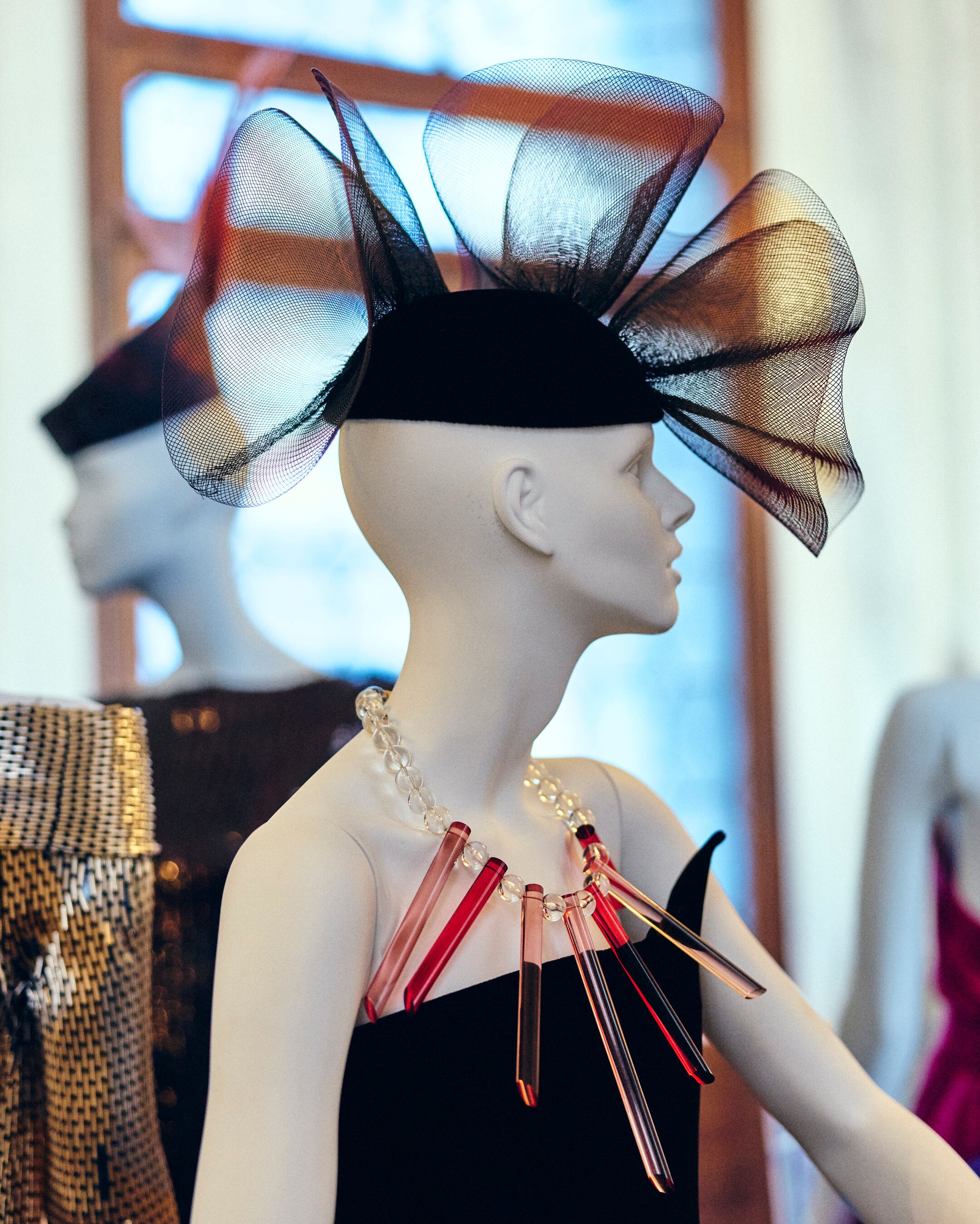 EPS 2614 ESPECIAL ARTESANIA MUSEO PIERRE CARDIN