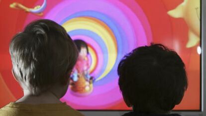 Los niños están demasiado expuestos a las pantallas según un estudio