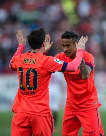 Messi i Neymar celebren un gol al partit de dissabte.