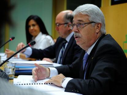 El presidente del Tribunal Vasco de Cuentas, José Ignacio Martínez Churiaque, comparece en el Parlamento.