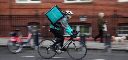 Un repartidor de Deliveroo en Londres.