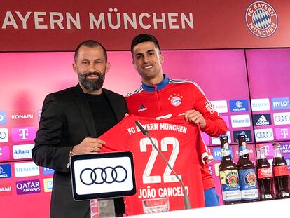 Joâo Cancelo, en su presentación como nuevo jugador del Bayern.