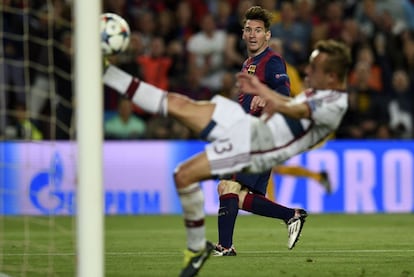 M. 80. 2-0. Tras tumbar a Boateng, Messi supera a Neuer con la vaselina que supuso el segundo gol. Rafinha no logra despejar el balón.