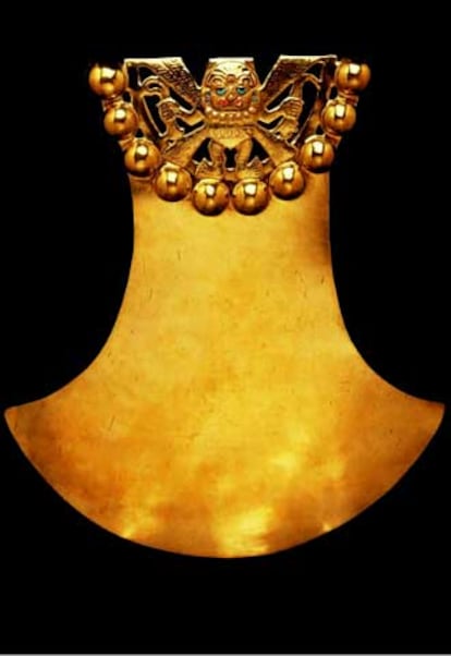 Coxal de oro de la exposición <i>El Señor de Sipán.</i>