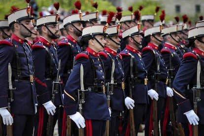 Militares en la reunión bienal del Capítulo de la Orden de San Hermenegildo, en San Lorenzo de El Escorial.