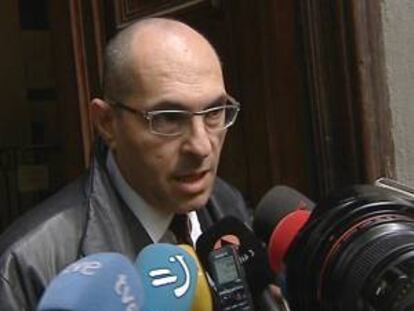 El juez Elpidio Silva hace declaraciones a los periodistas a la salida del Tribunal Superior de Justicia de Madrid (TSJM). EFE/Archivo