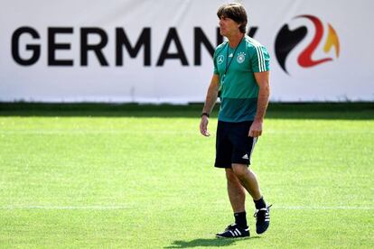 Löw, durante la práctica del seleccionado alemán en Appiano.